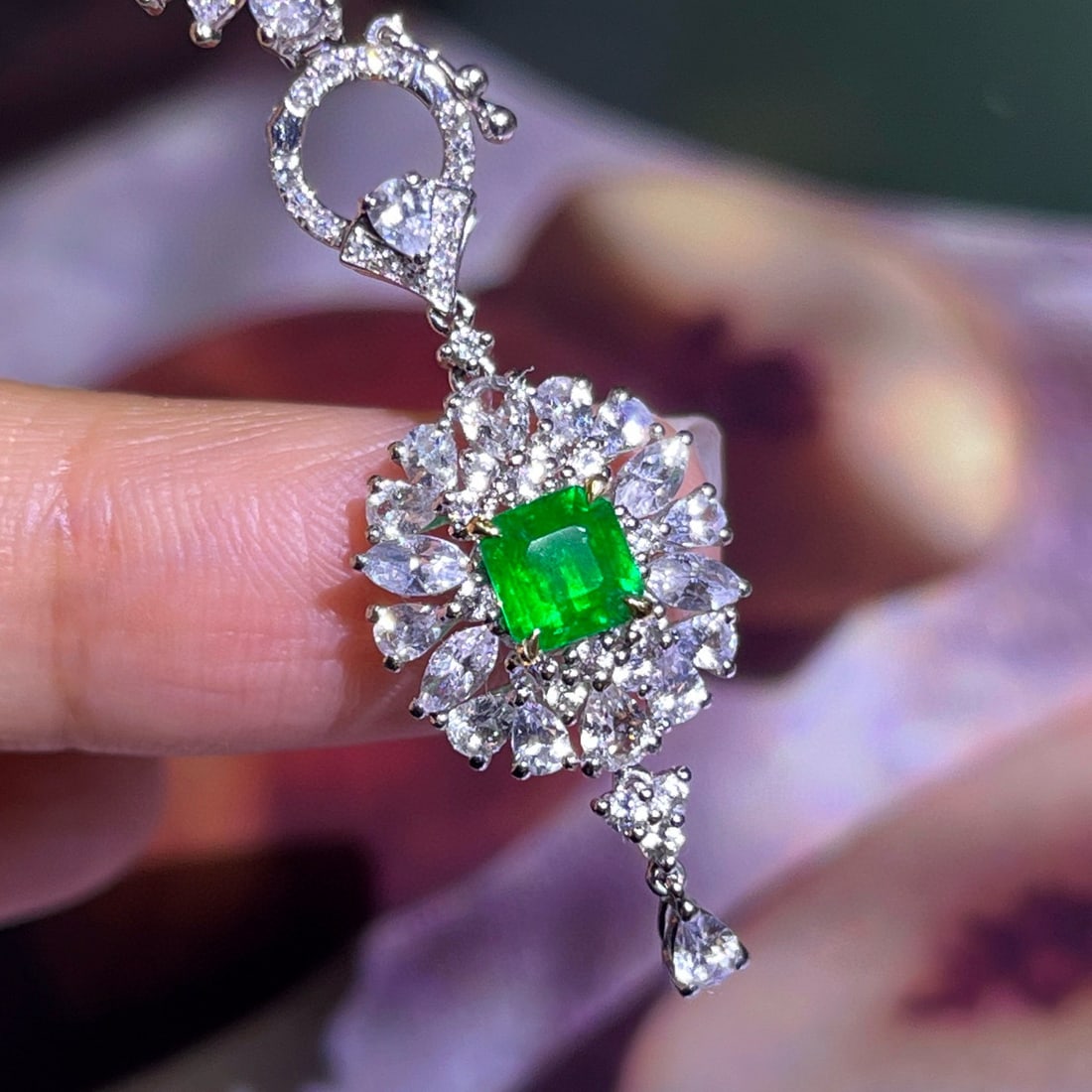 14k Gold 0.56 Ctw Vivid Green Natural Emerald & Diamond Pendant( Without Chain ) - 2