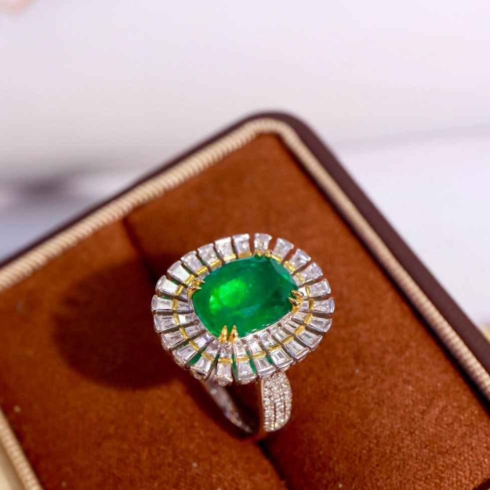 14k Gold 5.96 Ctw Vivid Green Natural Emerald & Diamond Ring - 6