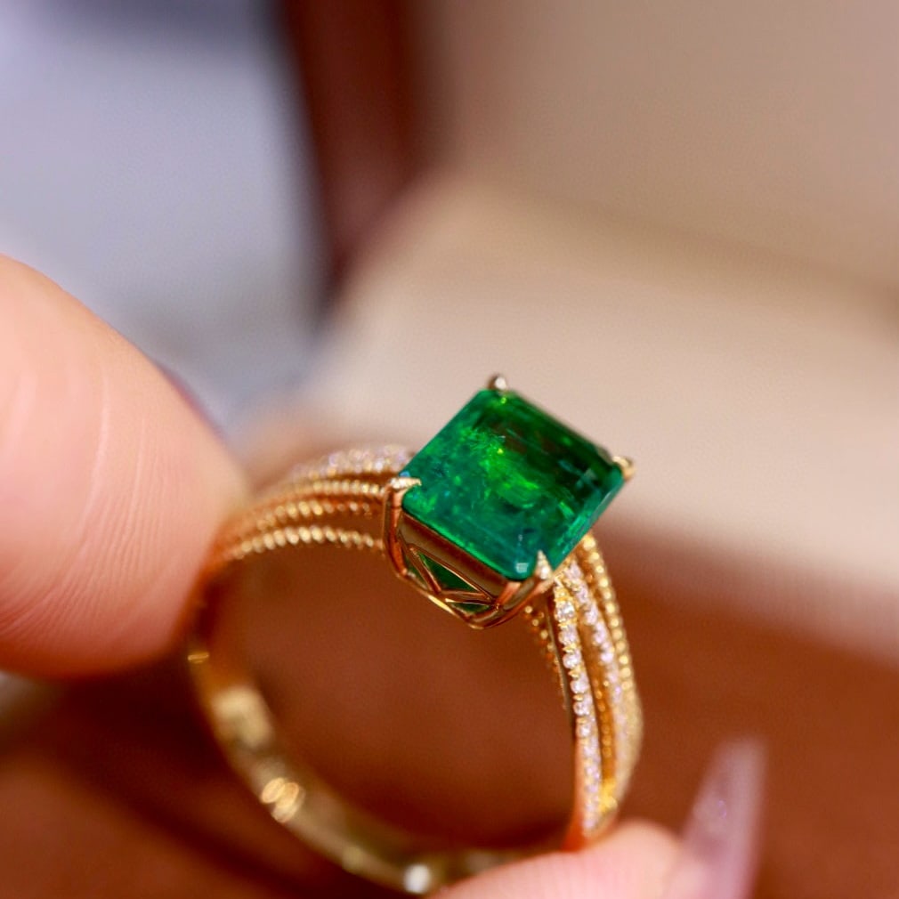 14k Gold 1.92 Ctw Vivid Green Natural Emerald & Diamond Ring - 2