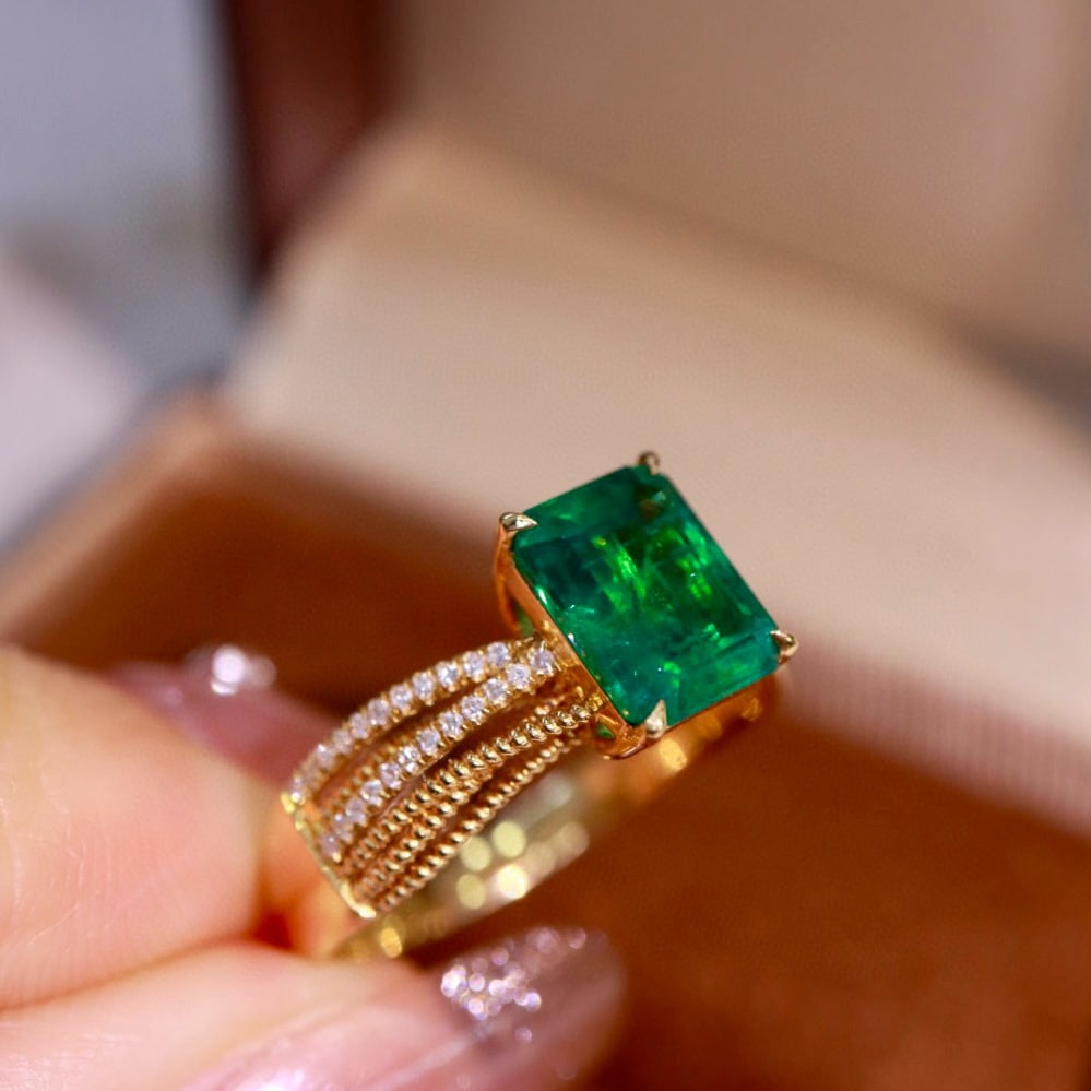 14k Gold 1.92 Ctw Vivid Green Natural Emerald & Diamond Ring - 3