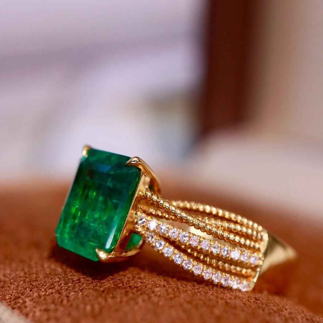 14k Gold 1.92 Ctw Vivid Green Natural Emerald & Diamond Ring - 4