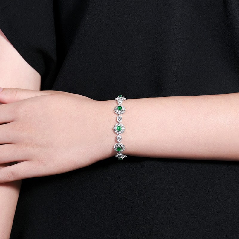 14k Gold 2.25 Ctw Vivid Green Natural Emerald & Diamond Bracelet - 8