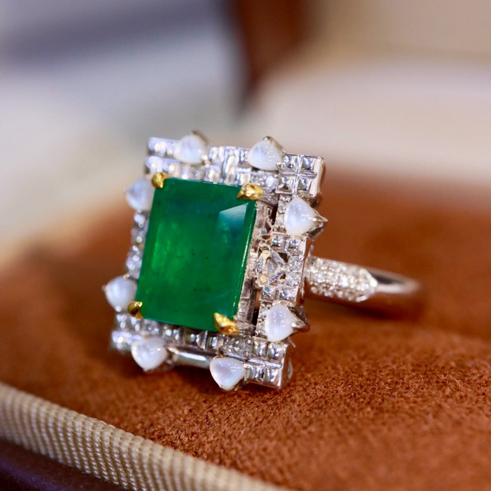 14k Gold 2.98 Ctw Vivid Green Natural Emerald & Diamond Ring - 4