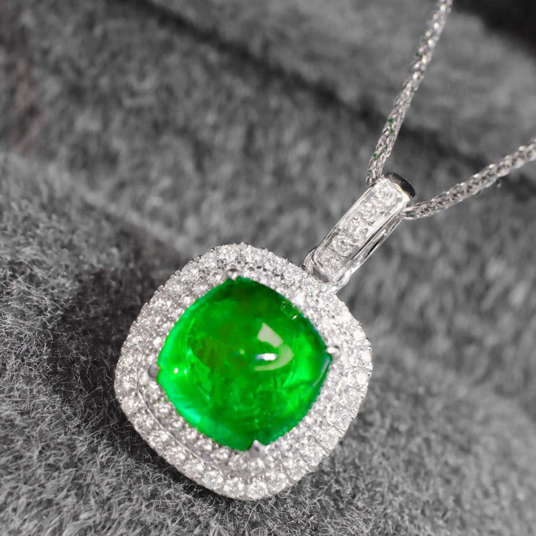 14k Gold 2.38 Ctw Vivid Green Natural Emerald & Diamond Pendant( Without Chain ) - 4