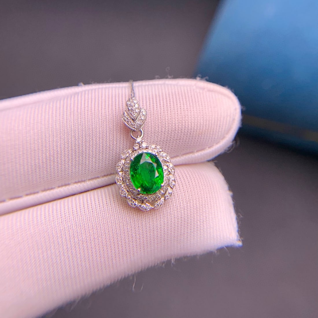 14k Gold 1.09 Ct Vivid Green Natural Tsavorite & Diamond Pendant( Without Chain ) - 3