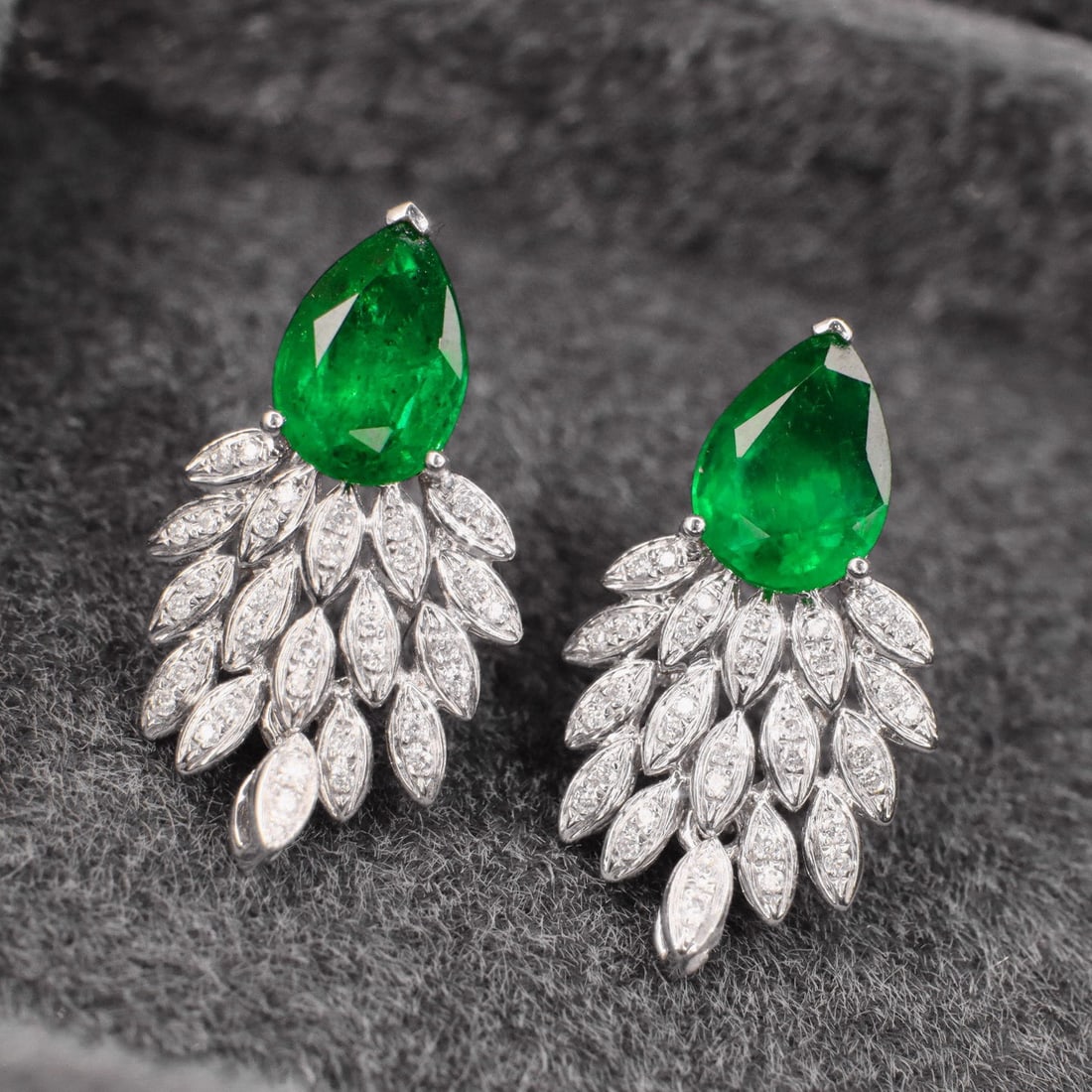 14k Gold 2.21 Ctw Vivid Green Natural Emerald & Diamond Earrings - 4