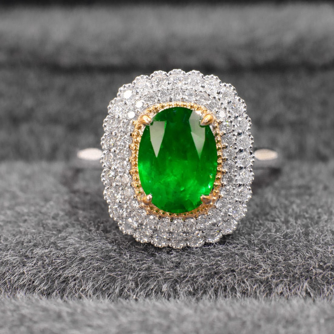 14k Gold 1.63 Ctw Vivid Green Natural Emerald & Diamond Ring: Ref:230954445 // gold content:14k gold // ring size:7. 25us // // main gemstone:emerald // shape:oval // carat weight:1. 3ct // color:vivid green // treatment:natural // // adjacent gemstone 2 :
