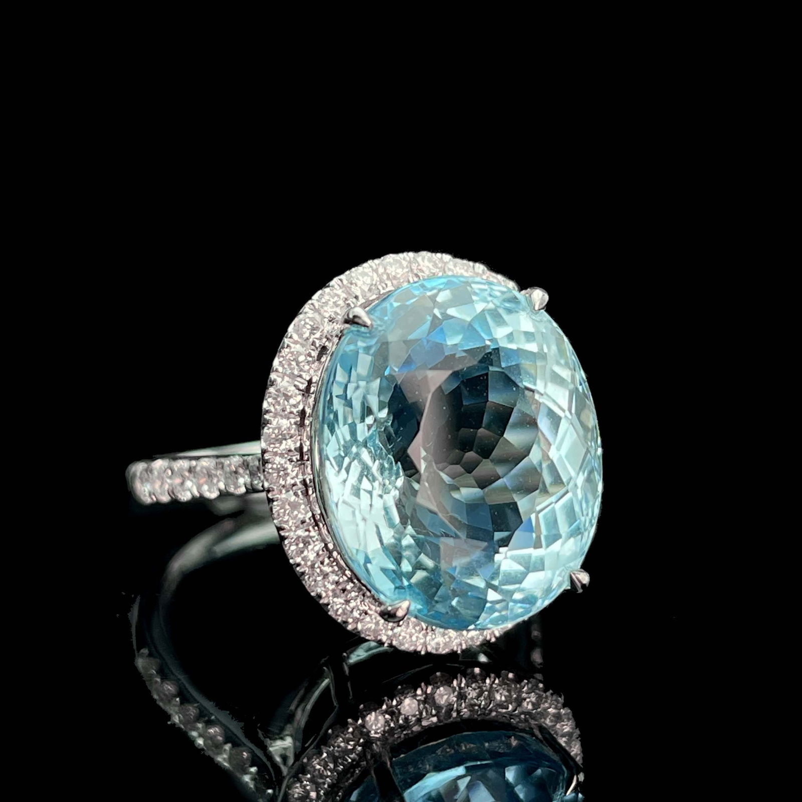 14k Gold 7.86 Ctw Natural Aquamarine & Diamond Ring - 2
