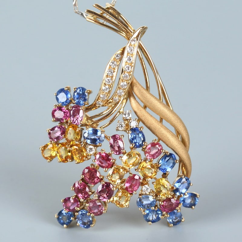 14k Gold 11.57 Ct Natural Sapphire & Ruby &diamond Brooch/pendant( Without Chain ): Ref:230955010 // gold content:14k gold // main gemstone:sapphire & ruby // shape:oval // carat weight:11. 57ct // color:color // treatment:natural // // adjacent gemstone 2 : diamond // shape:round