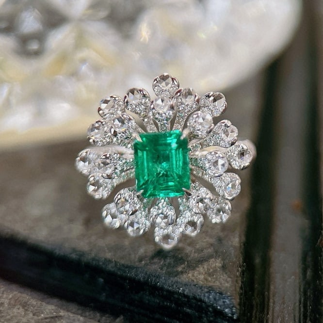 14k Gold 2.17 Ctw Natural Emerald & Diamond Ring - 5