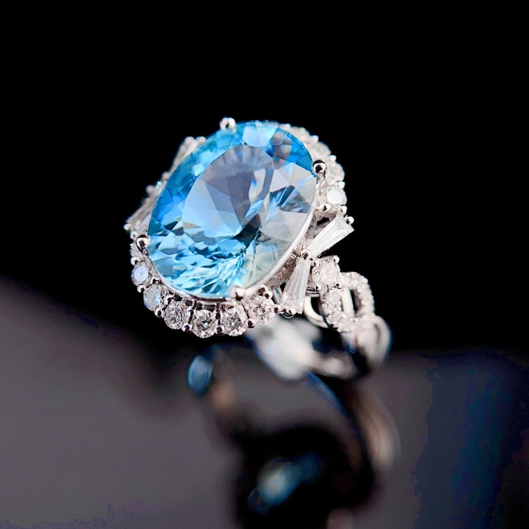 14k Gold 4.68 Ctw Natural Aquamarine & Diamond Ring - 2