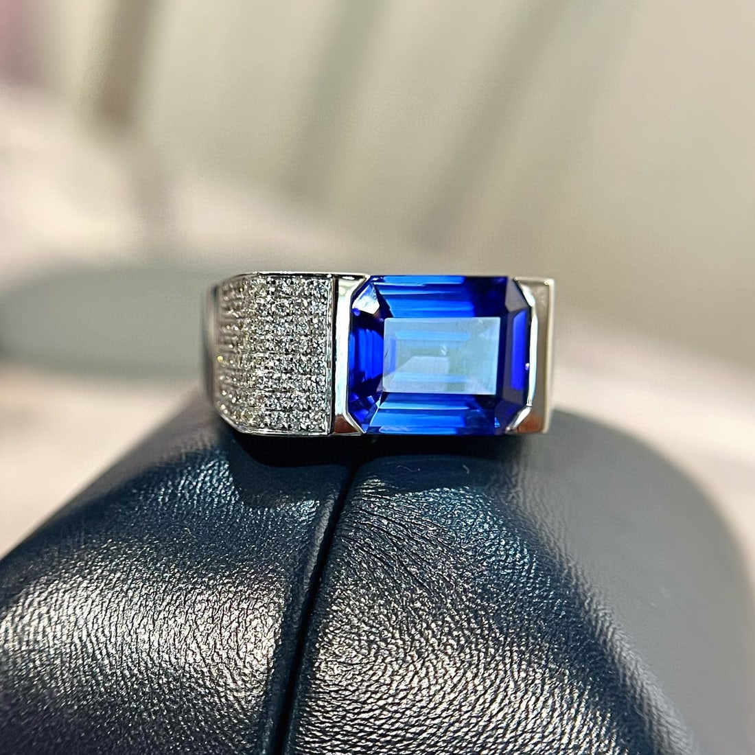 14k Gold 5.79 Ctw Natural Tanzanite & Diamond Ring: Ref:230955024 // gold content:14k gold // ring size:7. 25us // // main gemstone:tanzanite // shape:octagonal // carat weight:5. 40ct // color:blue // treatment:natural // // adjacent gemstone 2 : diam