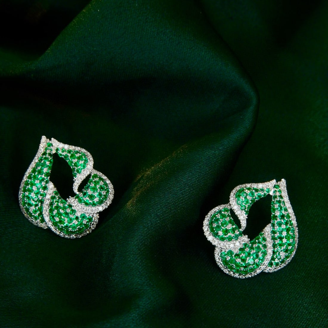 14k Gold 2.04 Ctw Natural Emerald & Diamond Earrings - 4