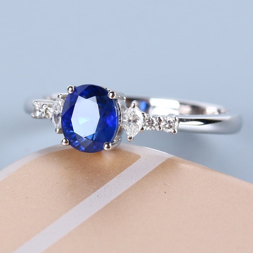 14k Gold 1.05 Ct Vivid Blue Natural Sapphire & Diamond Ring - 3