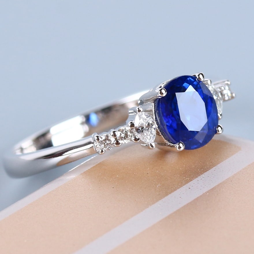 14k Gold 1.05 Ct Vivid Blue Natural Sapphire & Diamond Ring - 4