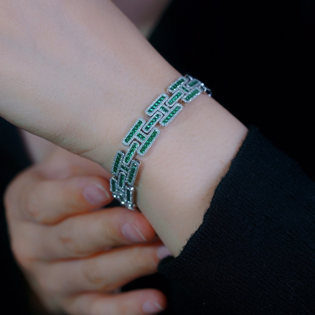 14k Gold 6.10 Ctw Natural Emerald & Diamond Bracelet - 2