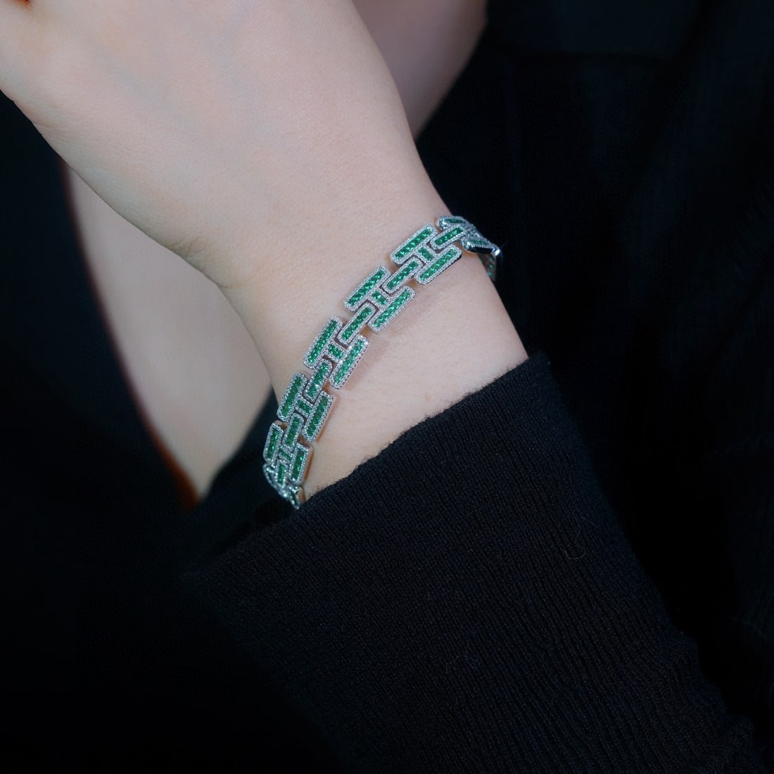 14k Gold 6.10 Ctw Natural Emerald & Diamond Bracelet - 3