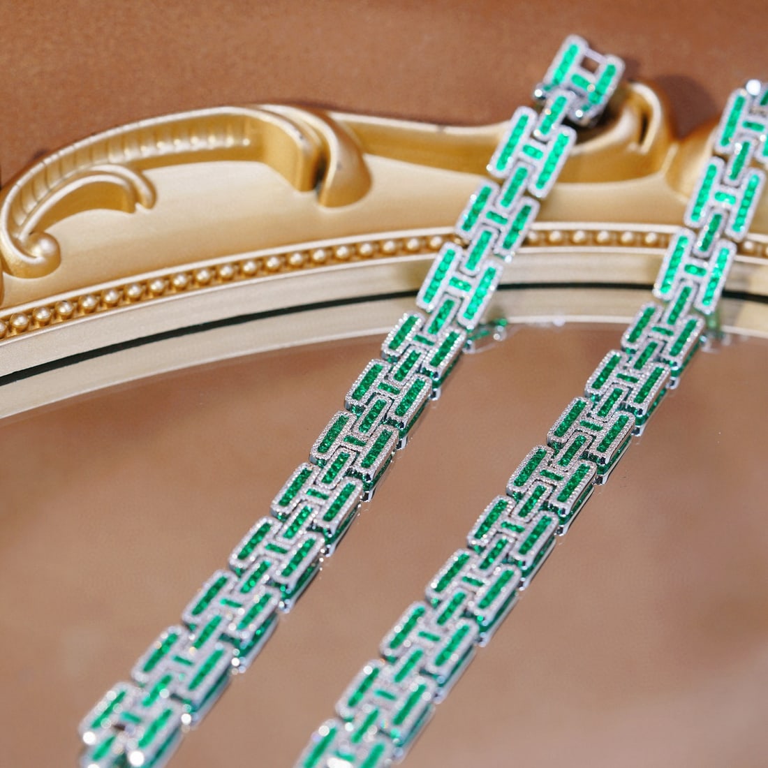 14k Gold 6.10 Ctw Natural Emerald & Diamond Bracelet - 4