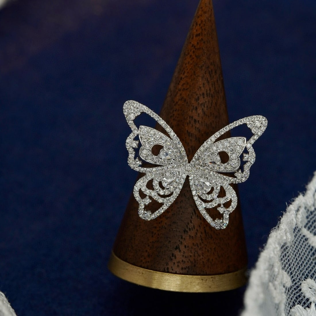 14k Gold 0.8 Ct Natural H Diamond & Butterfly Ring - 2