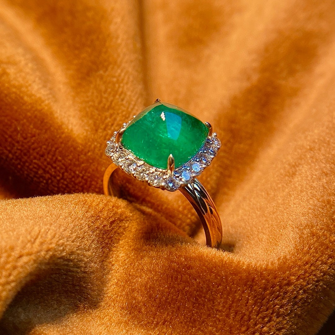 14k Gold 4.99 Ctw Vivid Green Natural Emerald & Diamond Ring - 2