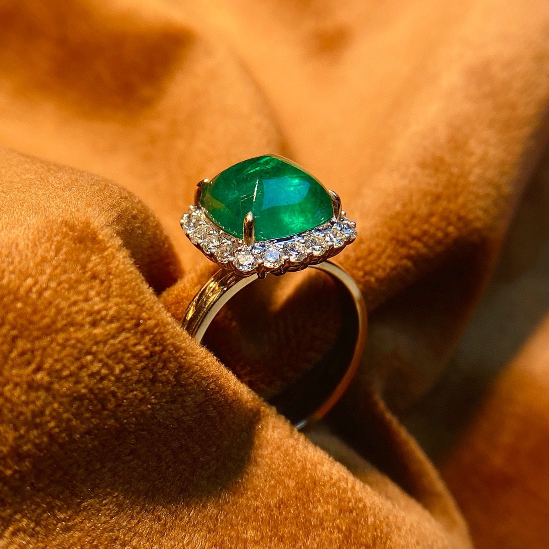 14k Gold 4.99 Ctw Vivid Green Natural Emerald & Diamond Ring - 3