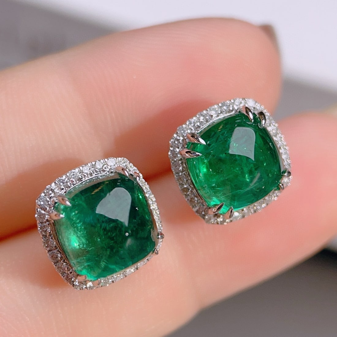 14k Gold 7.78 Ctw Vivid Green Natural Emerald & Diamond Earrings - 3