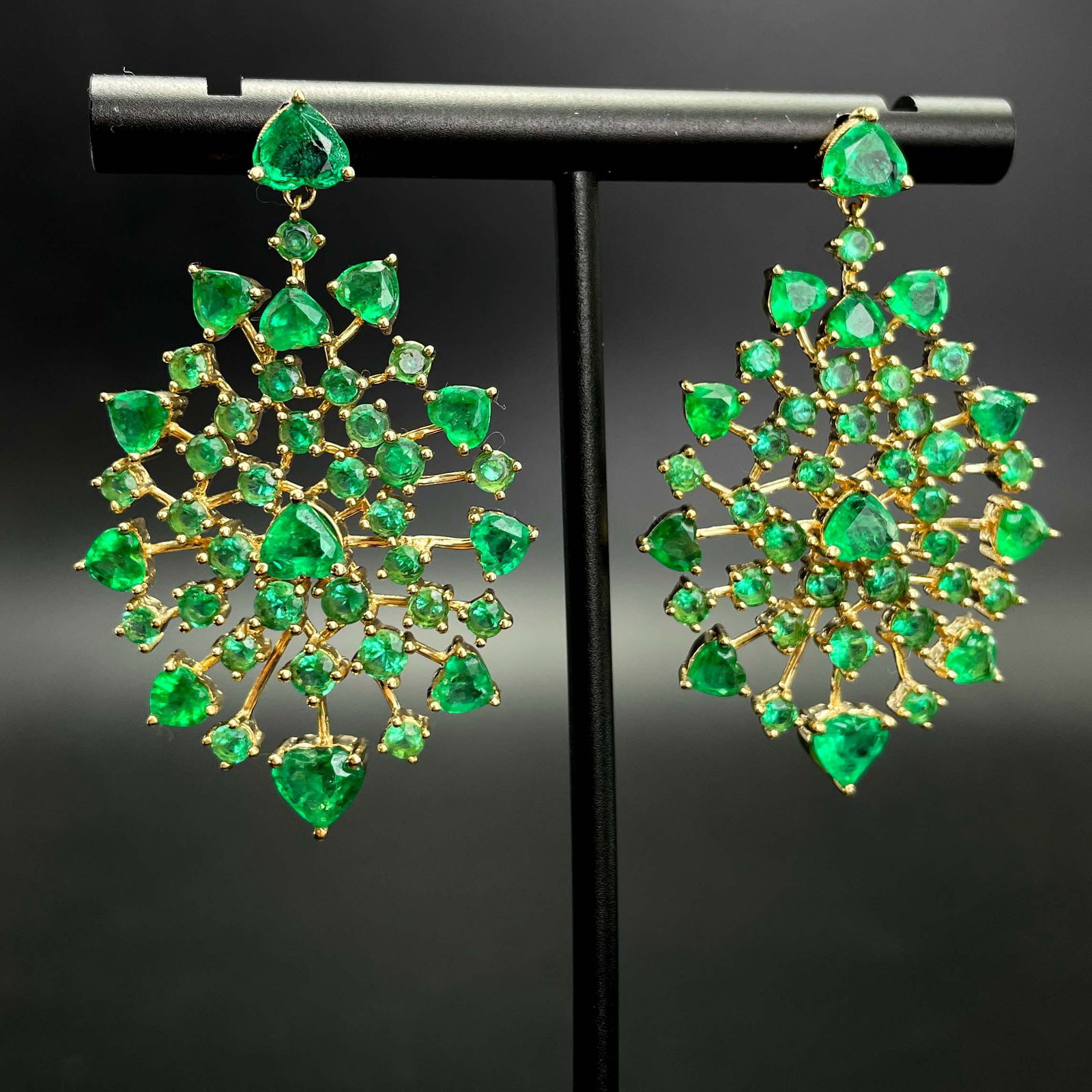 14k Gold 7 Ct Natural Emerald Earrings - 3