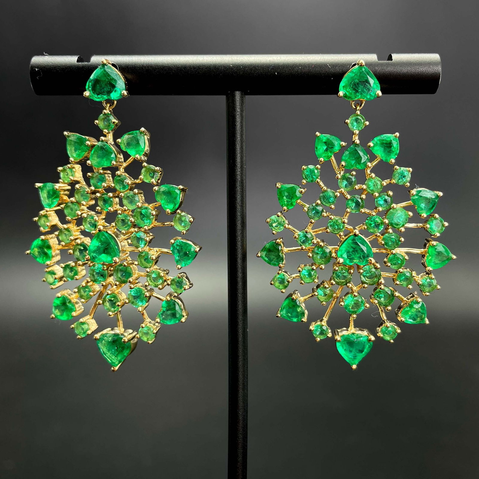 14k Gold 7 Ct Natural Emerald Earrings - 4