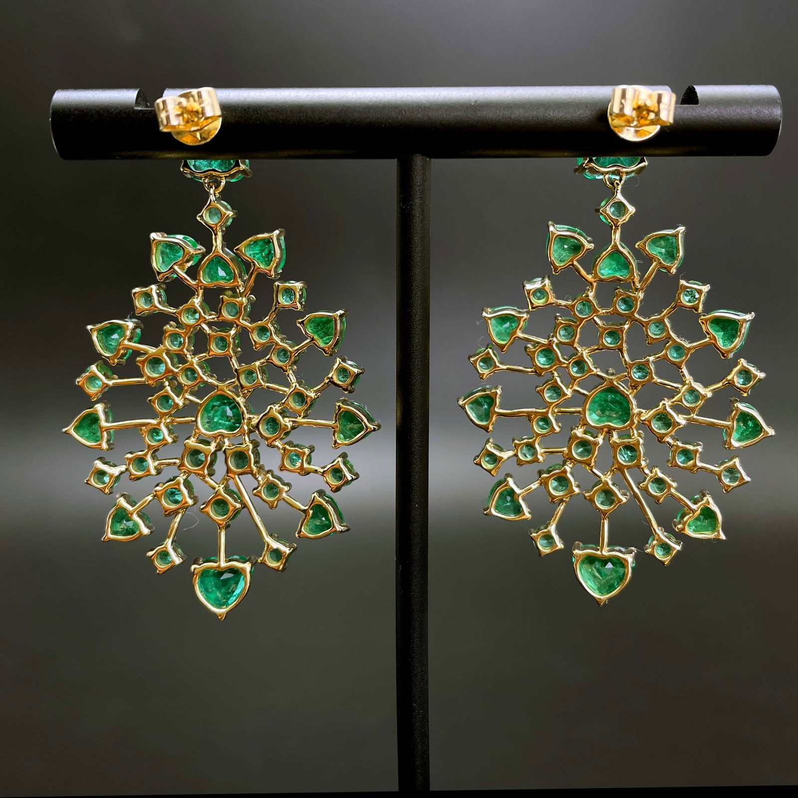 14k Gold 7 Ct Natural Emerald Earrings - 5