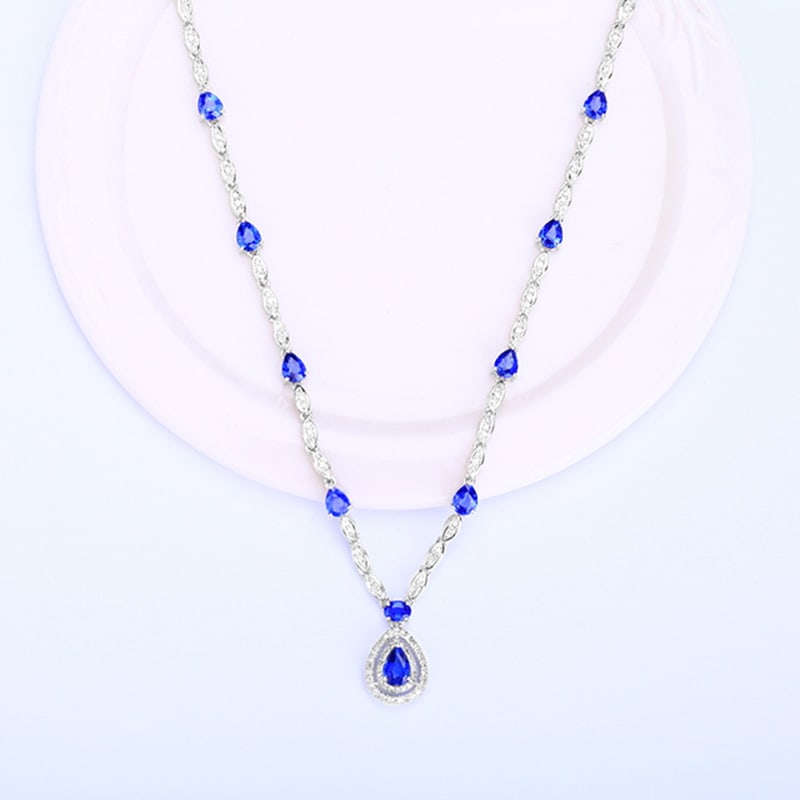 14k Gold 3.58 Ct Natural Sapphire & Diamond Necklace: Ref:230955070 // gold content:14k gold // main gemstone:sapphire // shape:multiply // carat weight:3. 58ct // color:blue // treatment:natural // // adjacent gemstone 2 : diamond // shape:round //