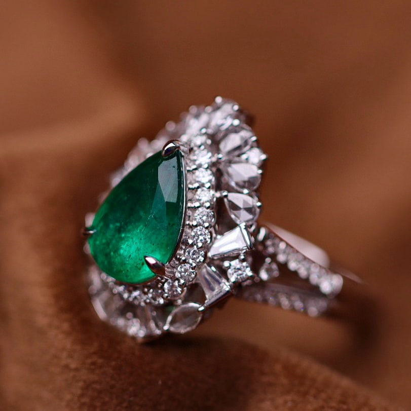 14k Gold 3.30 Ctw Vivid Green Natural Emerald & Diamond Ring/pendant( Without Chain ) - 2