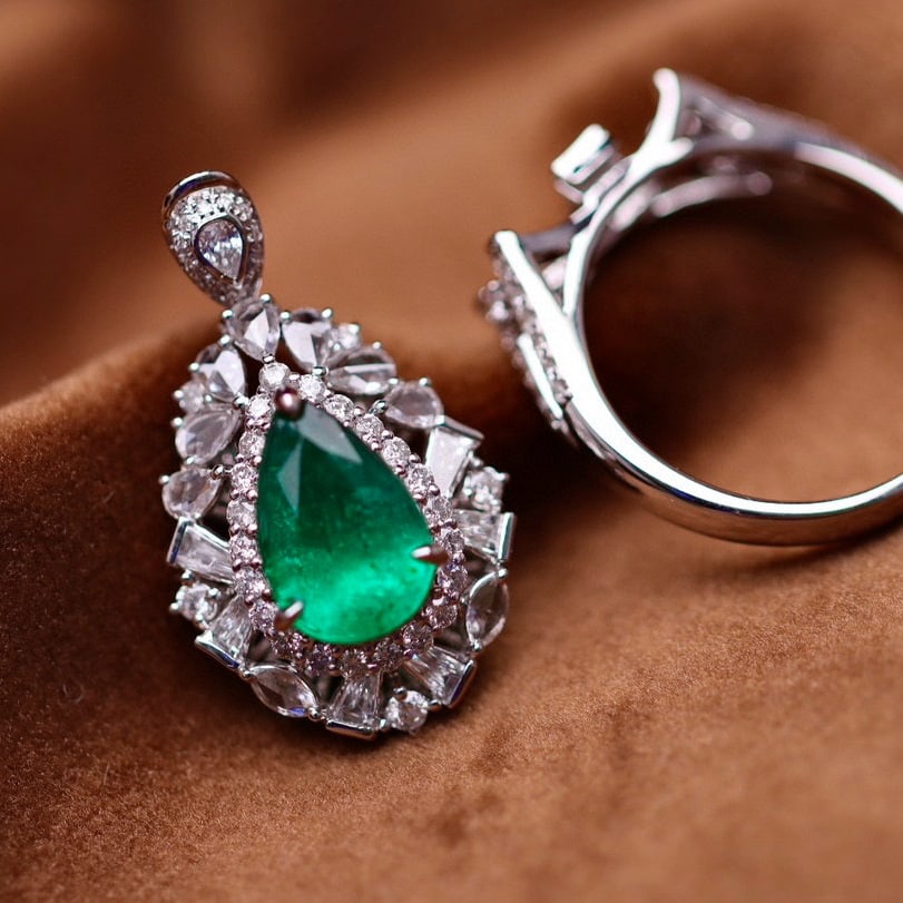 14k Gold 3.30 Ctw Vivid Green Natural Emerald & Diamond Ring/pendant( Without Chain ) - 3