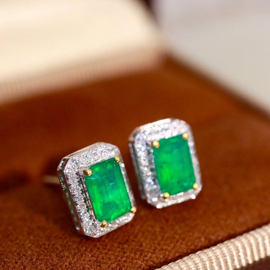 14k Gold 1.37 Ctw Natural Emerald & Diamond Earrings - 2