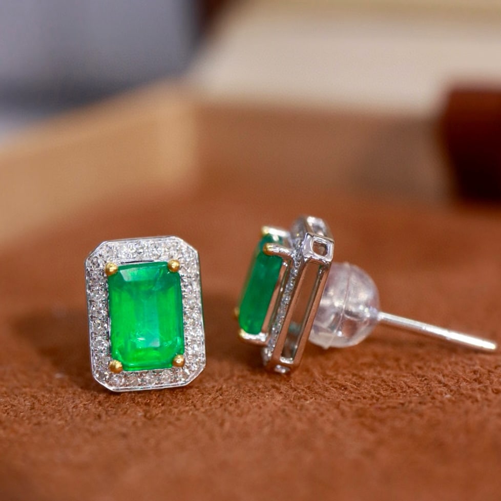 14k Gold 1.37 Ctw Natural Emerald & Diamond Earrings - 4