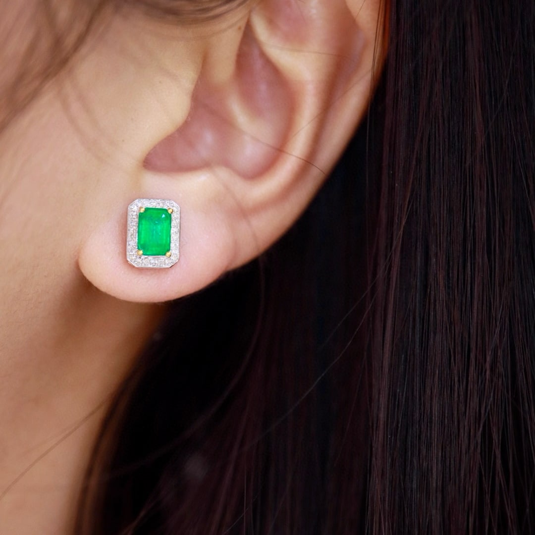 14k Gold 1.37 Ctw Natural Emerald & Diamond Earrings - 5