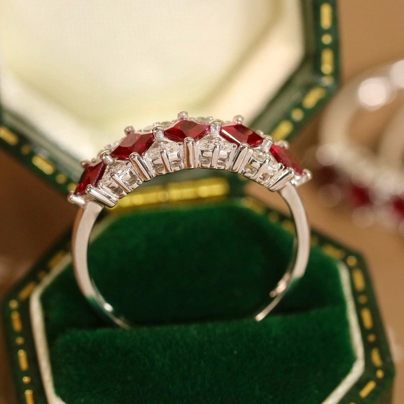 14k Gold 0.96 Ctw Natural Ruby & Diamond Ring - 2