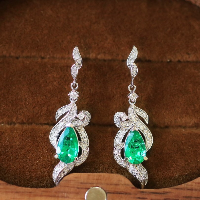 14k Gold 1.14 Ctw Natural Emerald & Diamond Earrings - 3