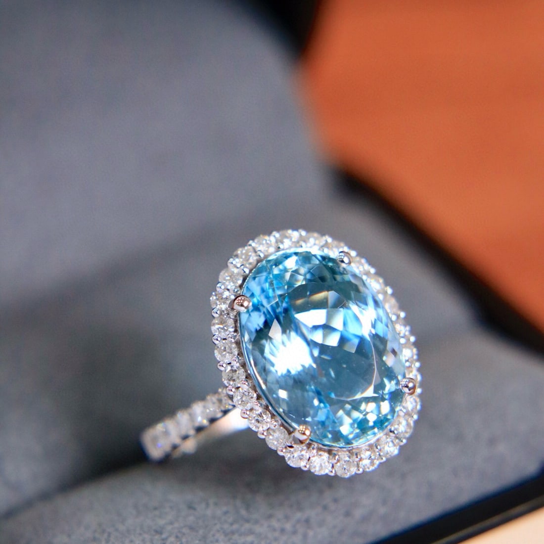 14k Gold 7.60 Ctw Natural Aquamarine & Diamond Ring - 4