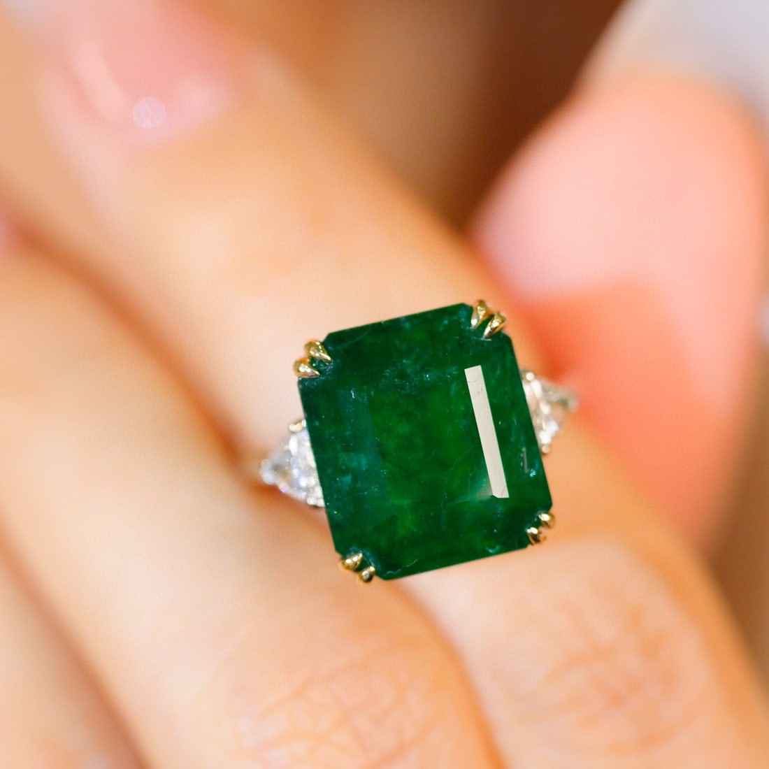 14k Gold 6.96 Ctw Vivid Green Natural Emerald & Diamond Ring - 4