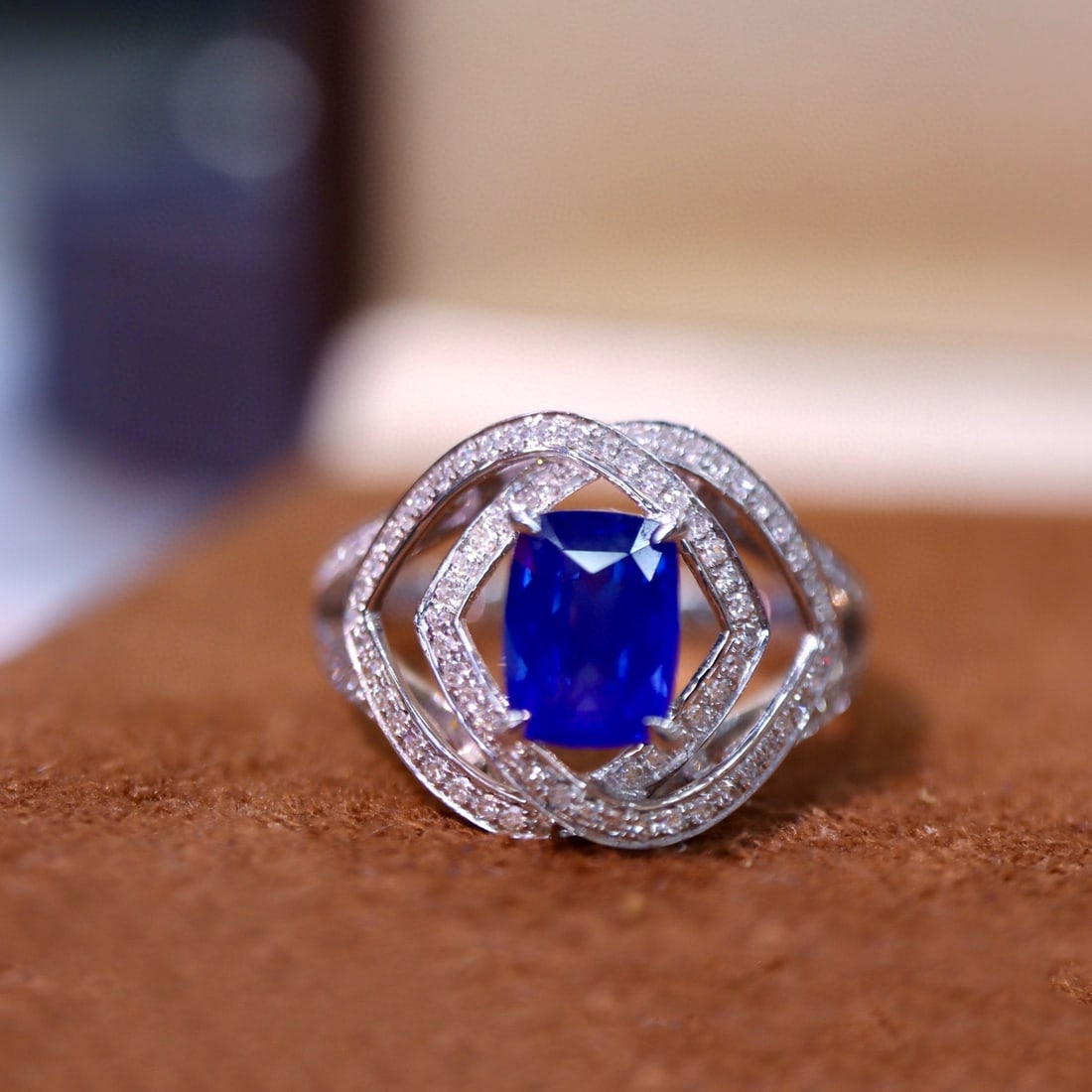 14k Gold 2.03 Ctw Vivid Blue Natural Sapphire & Diamond Ring - 5