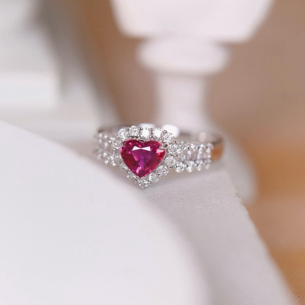 14k Gold 1.60 Ctw Natural Ruby & Diamond Ring: Ref:230955161 // gold content:14k gold // ring size:7. 25us // // main gemstone:ruby // shape:heart // carat weight:1. 05ct // color:red // treatment:natural // // adjacent gemstone 2 : diamond //