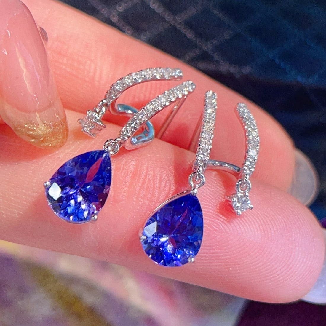 14k Gold 2.2 Ct Natural Tanzanite & Diamond Earrings - 3