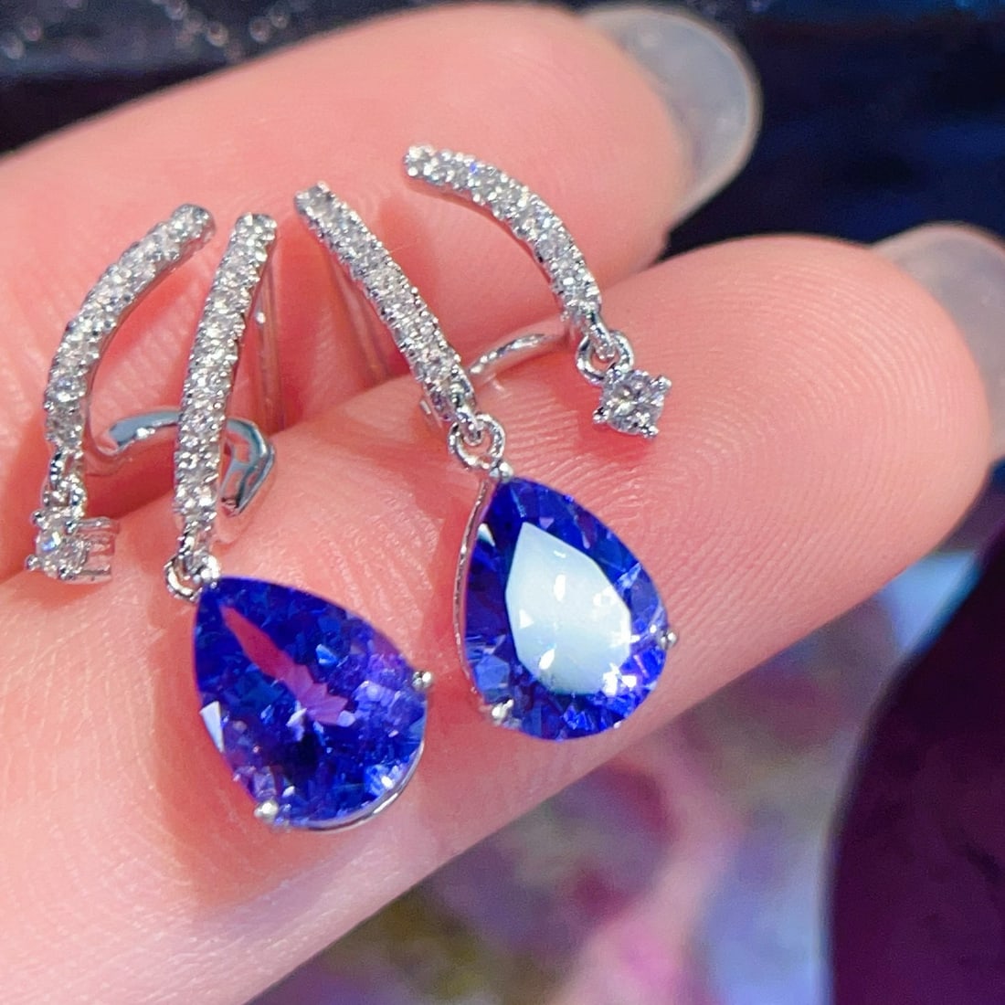 14k Gold 2.2 Ct Natural Tanzanite & Diamond Earrings - 4