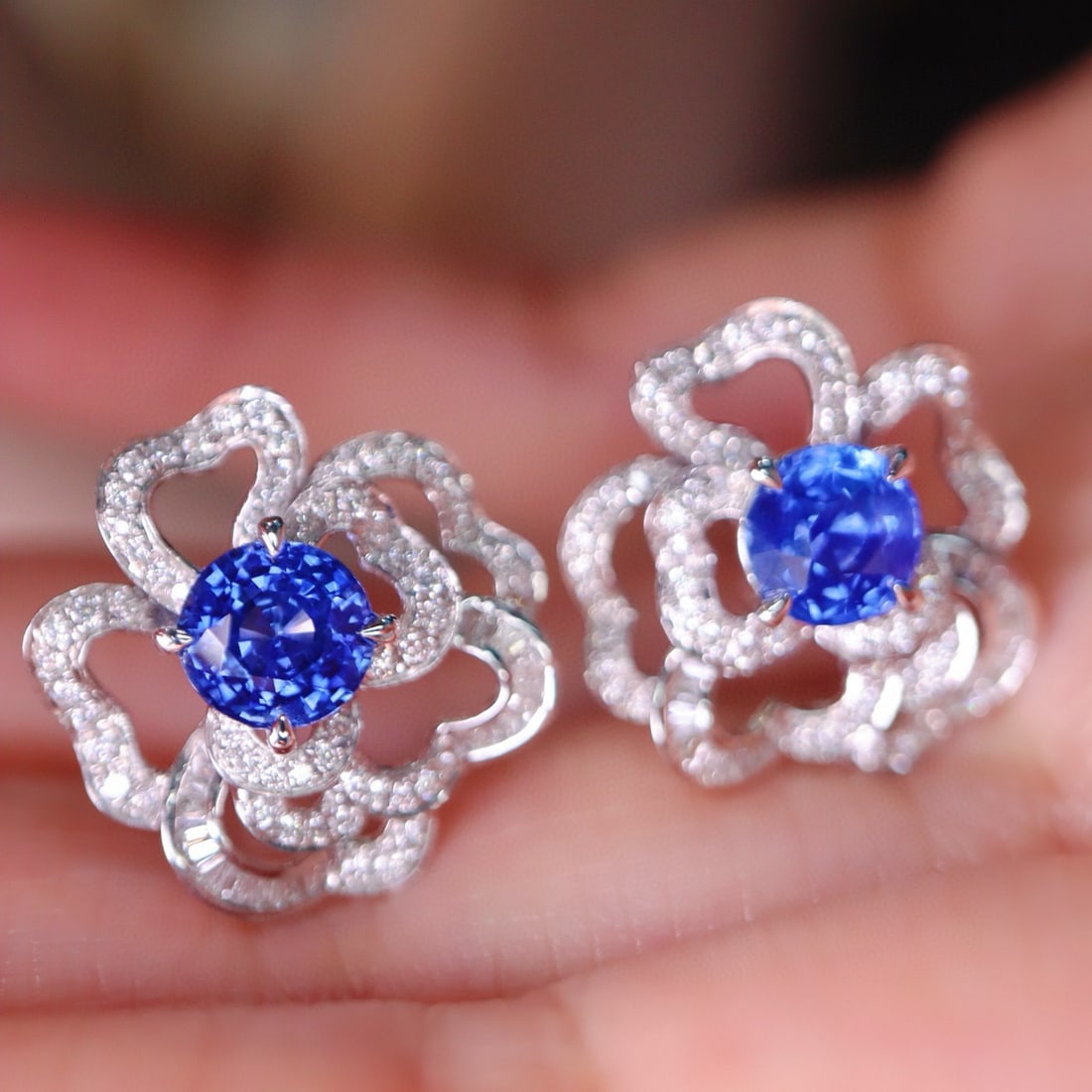 14k Gold 2.87 Ctw Natural Sapphire & Diamond Earrings: Ref:230955175 // gold content:14k gold // main gemstone:sapphire // shape:round // carat weight:2. 18ct // color:blue // treatment:natural // cut grade:g // // adjacent gemstone 2 : diamond //