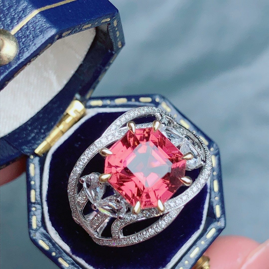 14k Gold 4.75 Ct Natural Tourmaline & Diamond Ring: Ref:230955184 // gold content:14k gold // ring size:7. 25us // // main gemstone:tourmaline // shape:octagonal // carat weight:4. 75ct // color:red // treatment:natural // // adjacent gemstone 2 :