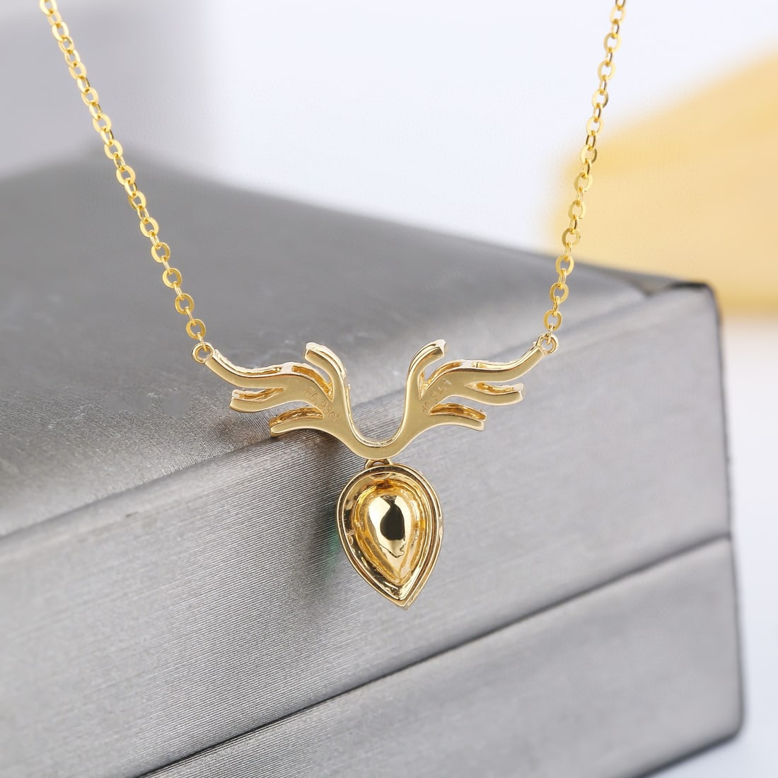 14k Gold 1.04 Ctw Vivid Green Natural Emerald & Diamond Necklace - 3