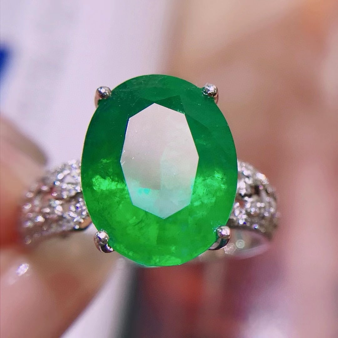 14k Gold 5.25 Ctw Vivid Green Natural Emerald & Diamond Ring - 3