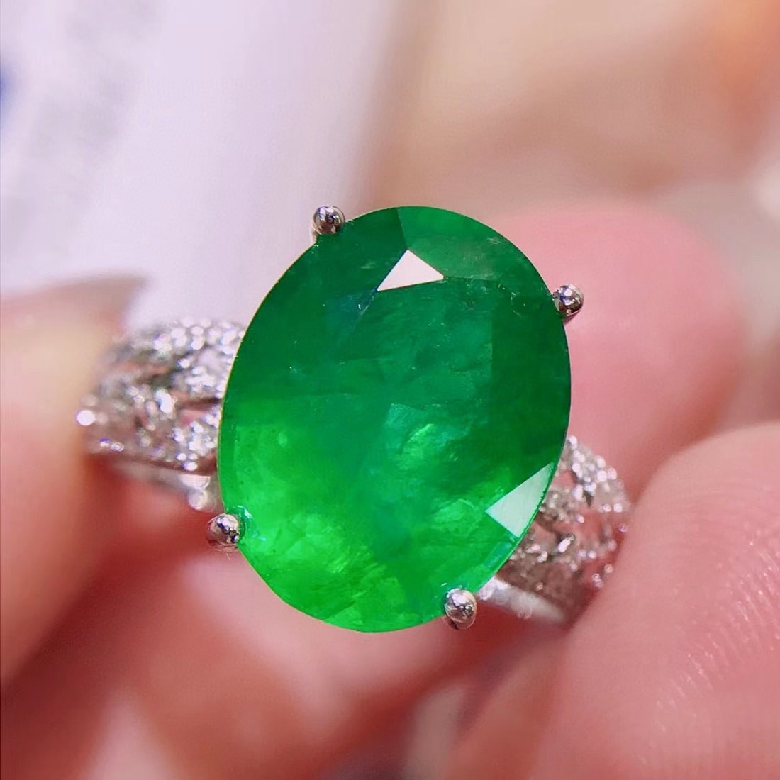 14k Gold 5.25 Ctw Vivid Green Natural Emerald & Diamond Ring - 4