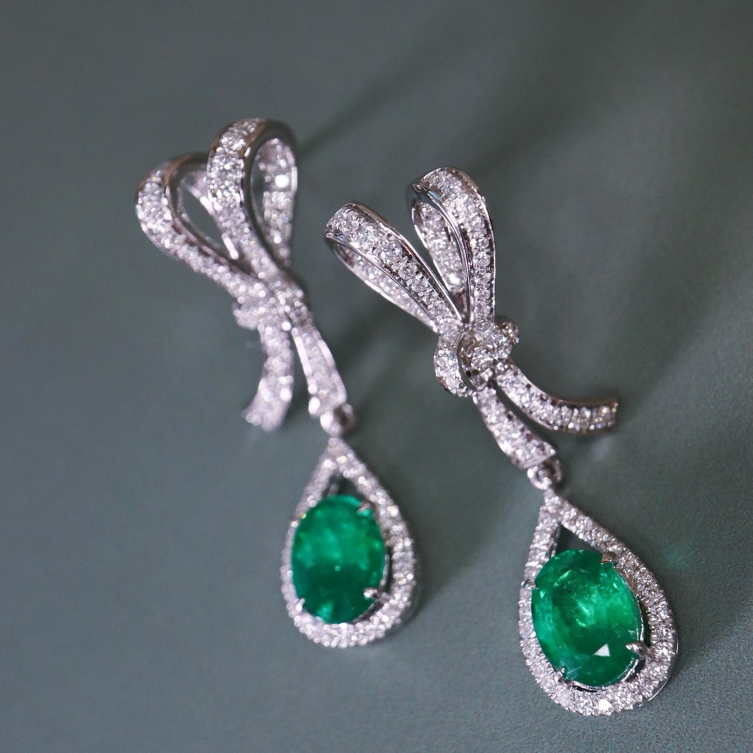 14k Gold 2.28 Ctw Vivid Green Natural Emerald & Diamond Earrings - 3