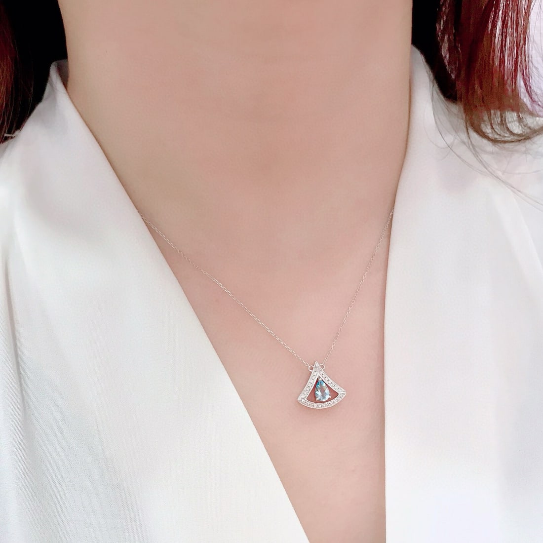 14k Gold 0.43 Ctw Natural Aquamarine & Diamond Necklace - 5